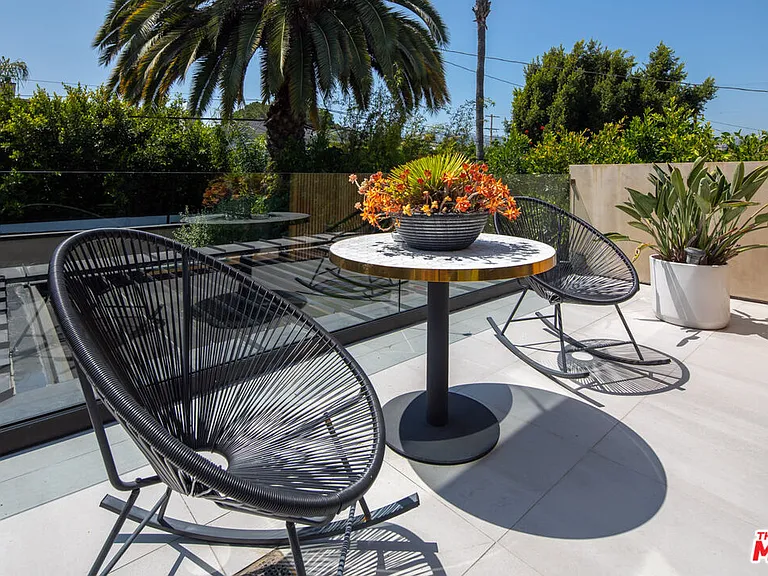 631 N Curson Ave — Photo 18