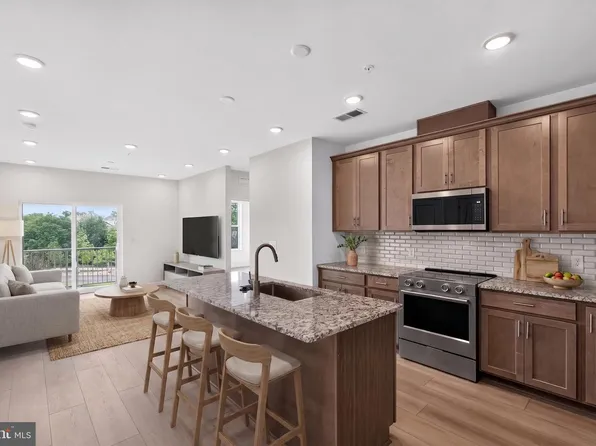 83 Bethlehem Pike #1213, Firestone Colmar, PA 18915