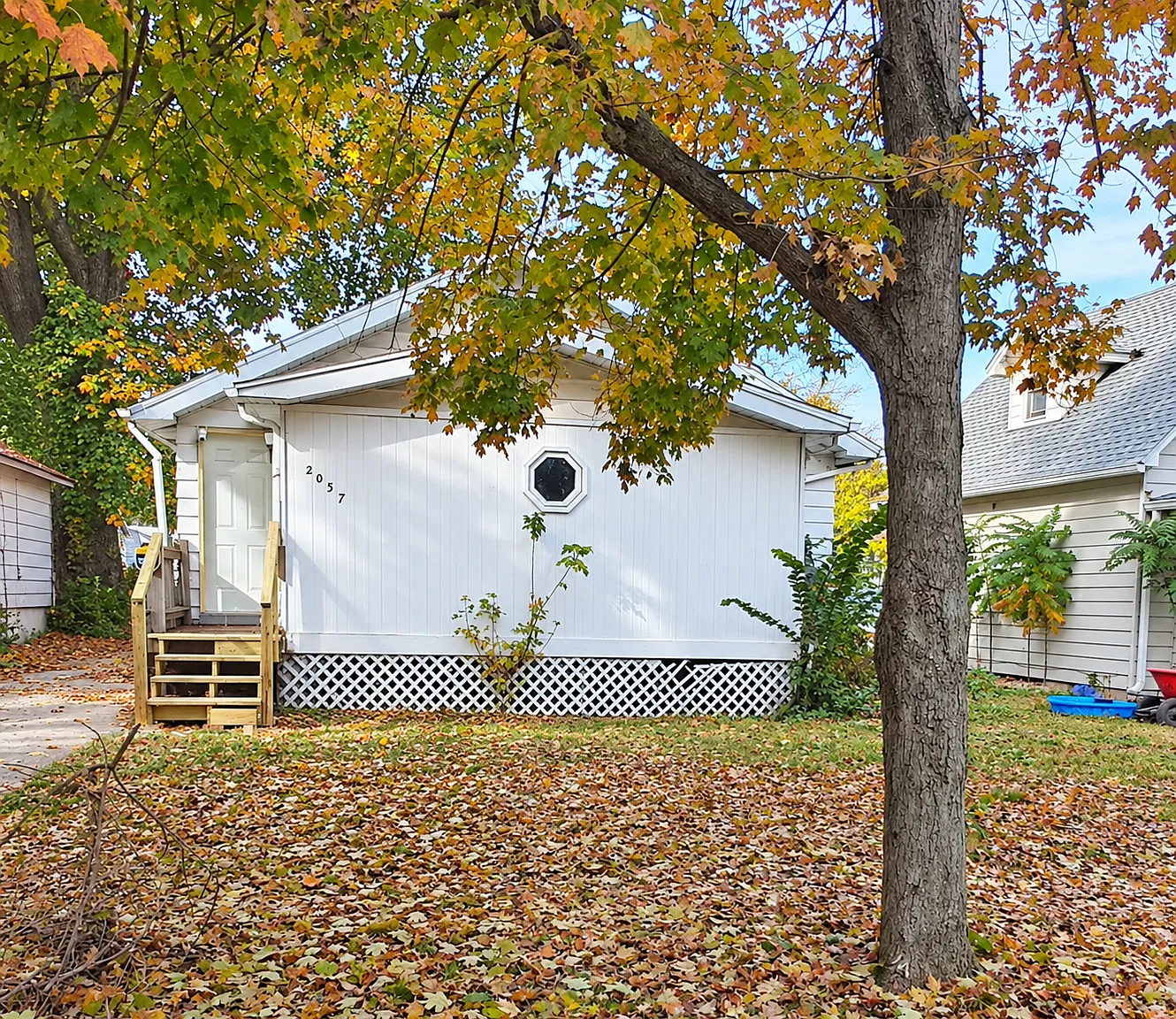 3 bed, 832 sqft, $925 — Photo 1