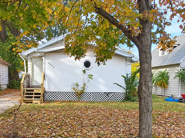 2057 N Charles St, Decatur, IL 62526
