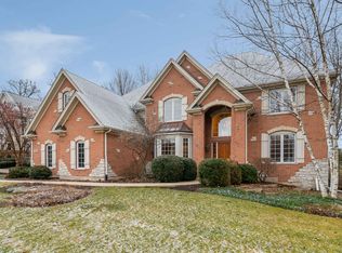 2708 Royal Fox Dr, St Charles, IL 60174