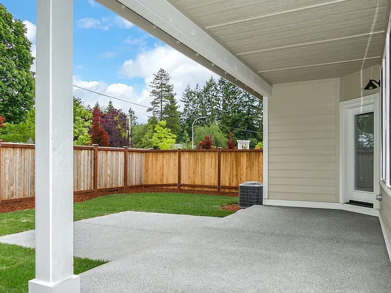 2302 Kildane Way SE — Photo 5