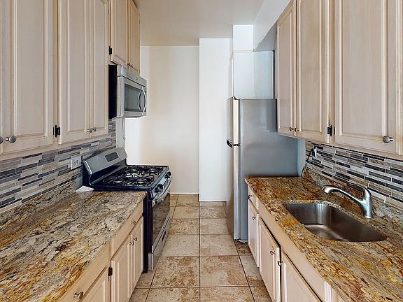 5th image of 208 W 119th St APT 3S