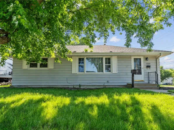 1601 24th St NW, Cedar Rapids, IA 52405