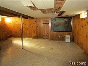 2nd image of 18962 Shiawassee Dr