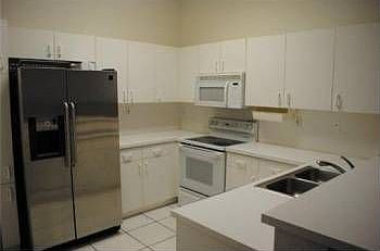4th image of 627 NW 129th Way