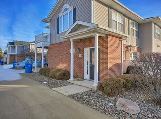 106 Essex Ln UNIT 8, Savoy, IL 61874