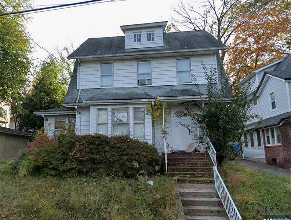 1st image of 2 Forest Ct