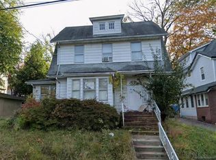 2 Forest Ct, Passaic, NJ 07055