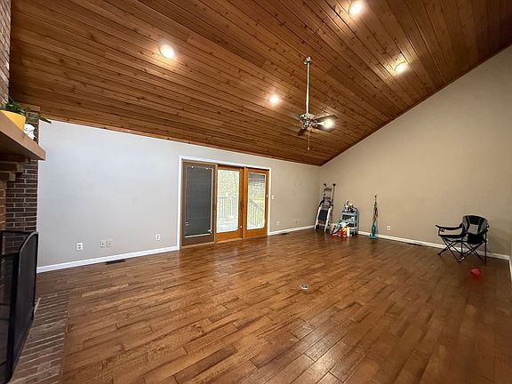 2nd image of 2304 Stuart Dr