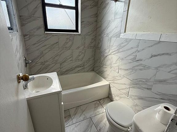 4th image of 153 N Broadway #1