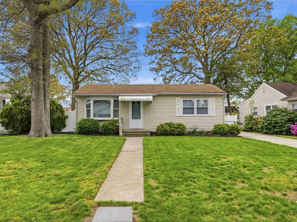 220 Village Rd, Villas, NJ 08251