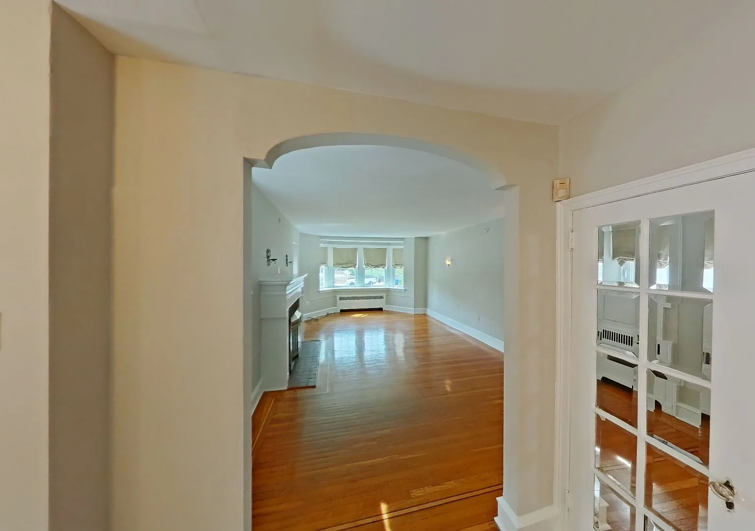 1905 W Olney Ave — Photo 3