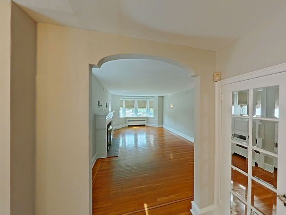 3rd image of 1905 W Olney Ave