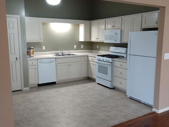 5th image of 1921 Beechmont Dr