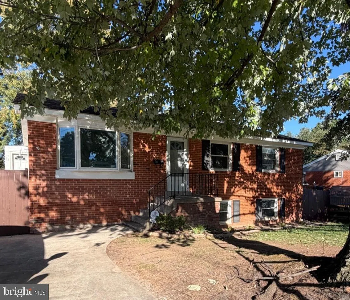 5 bed, 3.0 bath, 2132 sqft, $3,400 — Photo 1