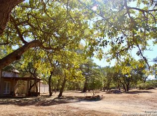 667 Lakeshore Ln, Bandera, TX 78003