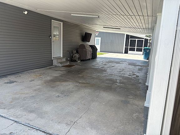 4th image of 236 N Carol St