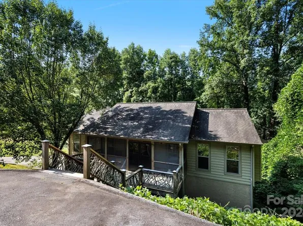 16 Crossing Ln, Sylva, NC 28779