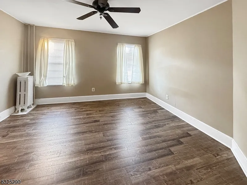 4 bed, 1.0 bath, $1,495 — Photo 3