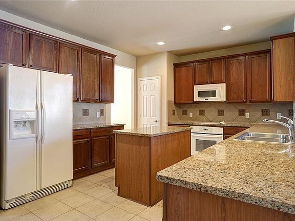 4th image of 13393 Mondovi Dr