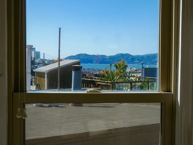 1233 Montgomery St — Photo 30