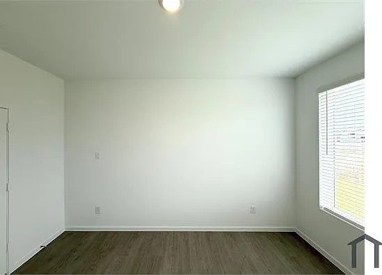 423 Amy St — Photo 24