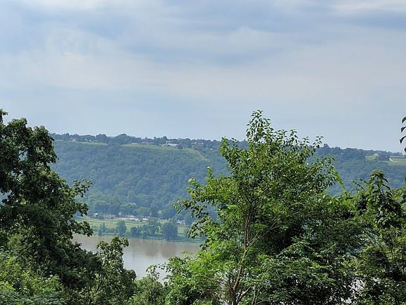 2nd image of 1400 E Scenic View Dr