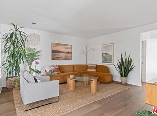 1613 Cabrillo Ave, Venice, CA 90291