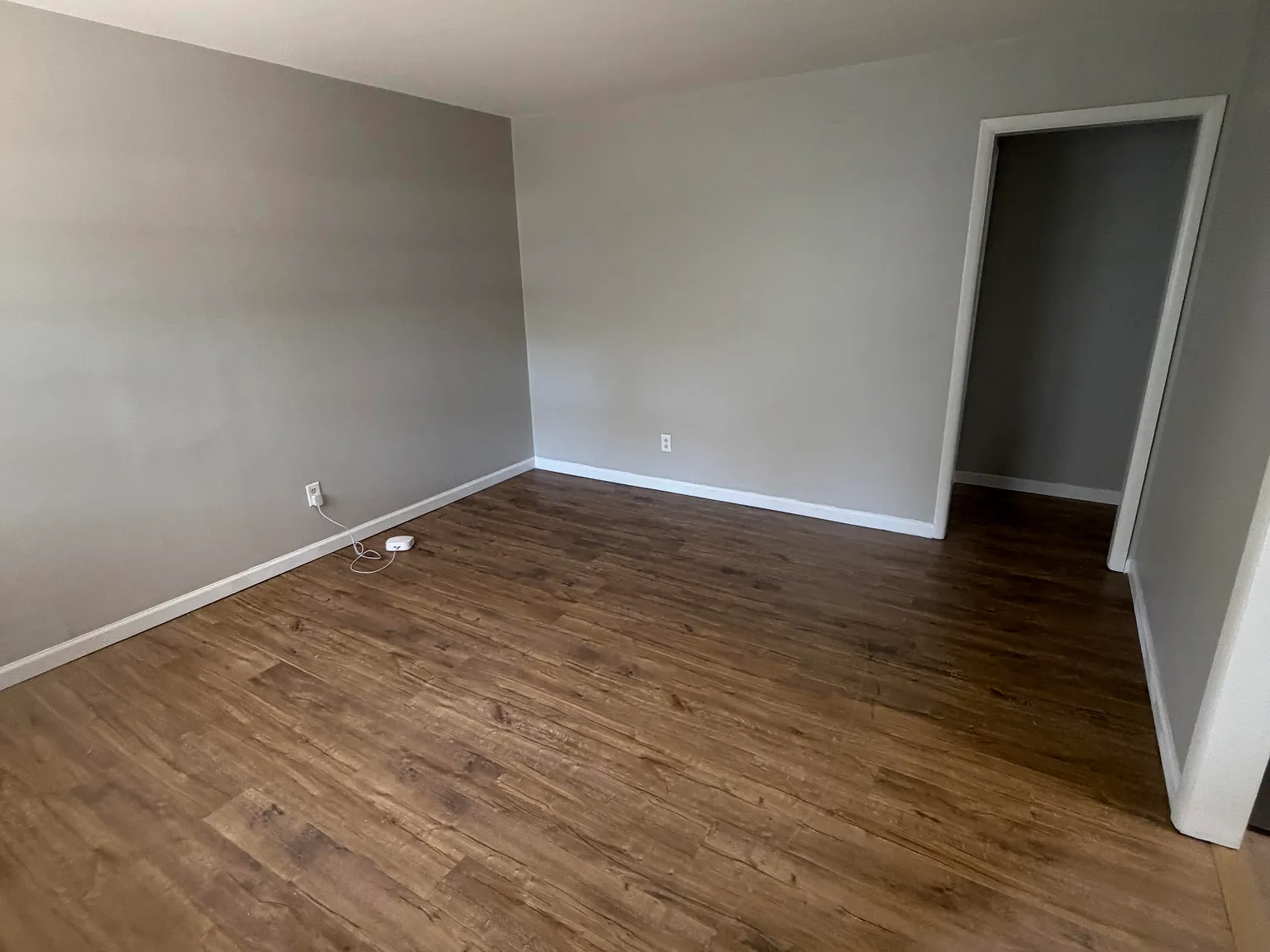 2 bed, 1000 sqft, $800 — Photo 4