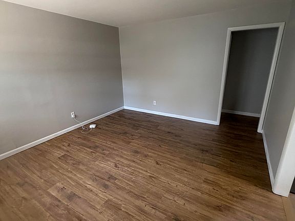4th image of 914 Cottonwood St #4