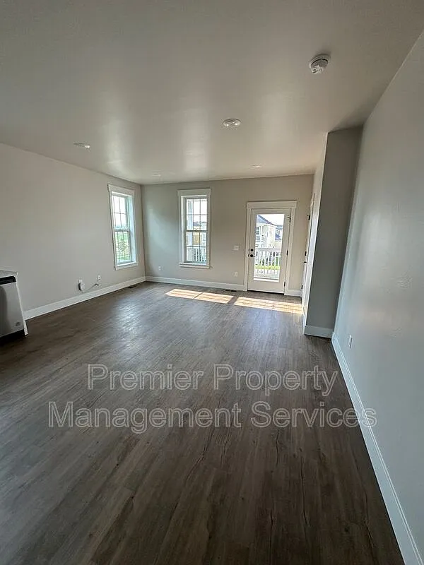 2 bed, 2.0 bath, 1120 sqft, $1,525 — Photo 4