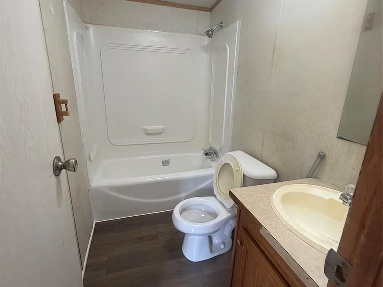 601 Clear Lake Rd #B — Photo 5