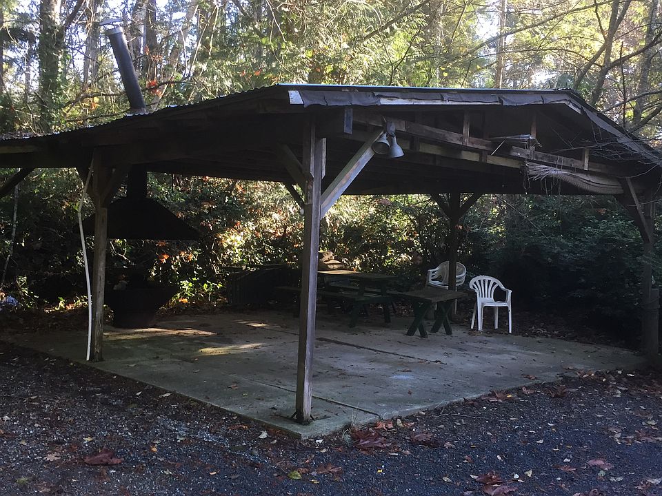 2nd image of 50 Bear Rd