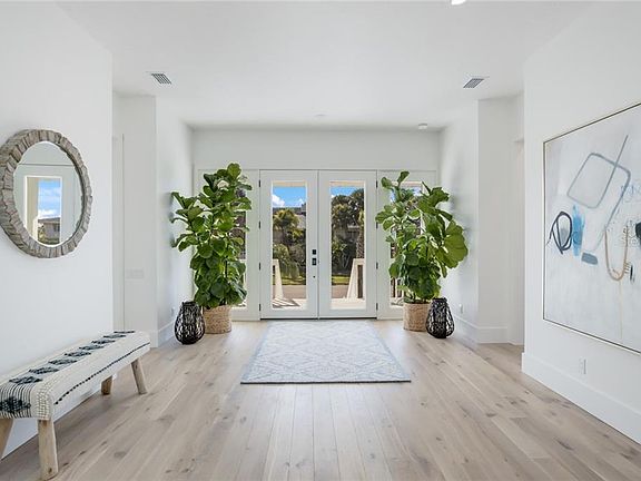 5th image of 361 S Shore Dr