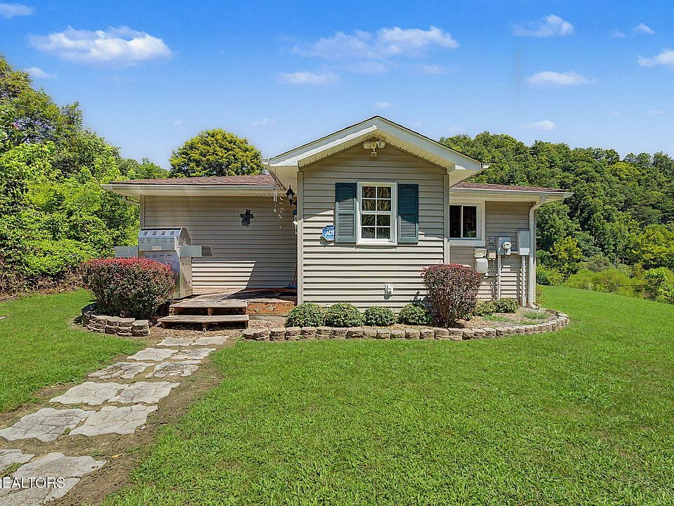 1st image of 136 Bear Hollow Rd