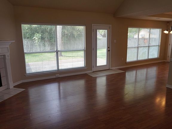 2nd image of 6 Woodlawn Dr