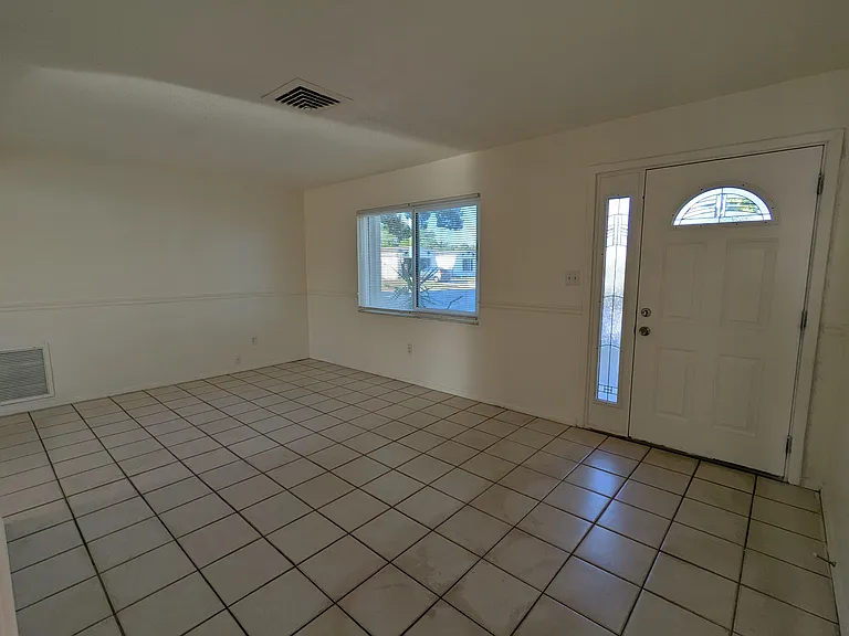 9310 Whitman Ln — Photo 2