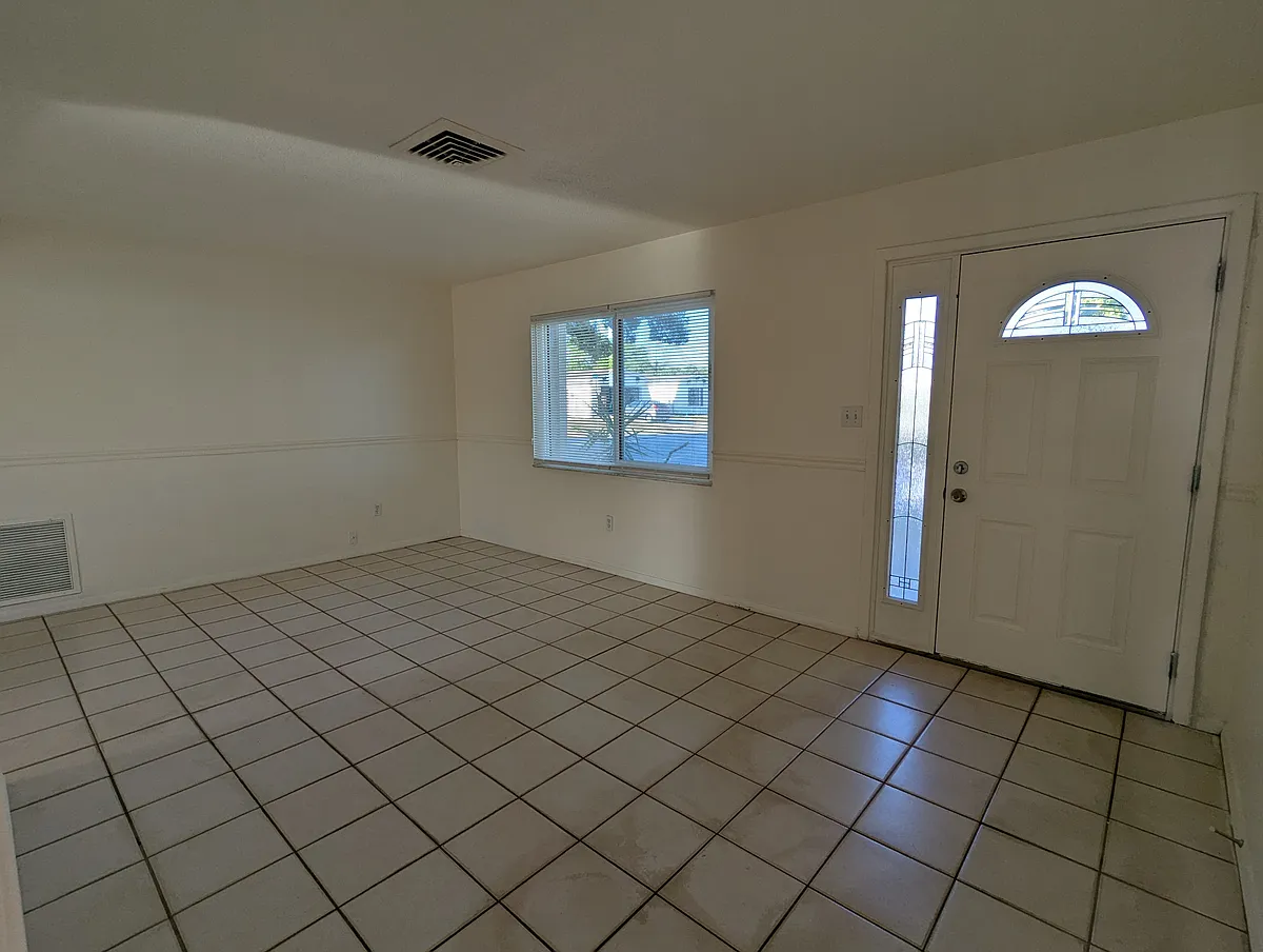 Building Photo - 9310 Whitman Ln