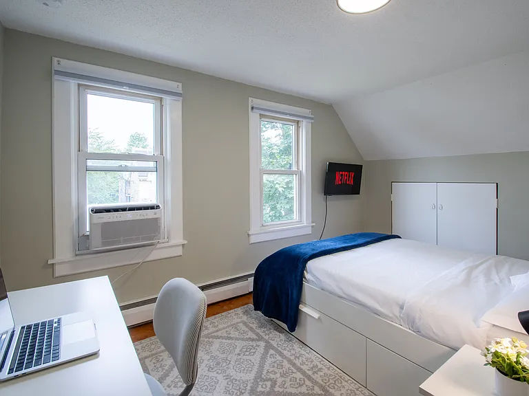 312-314 Franklin St #3 — Photo 9