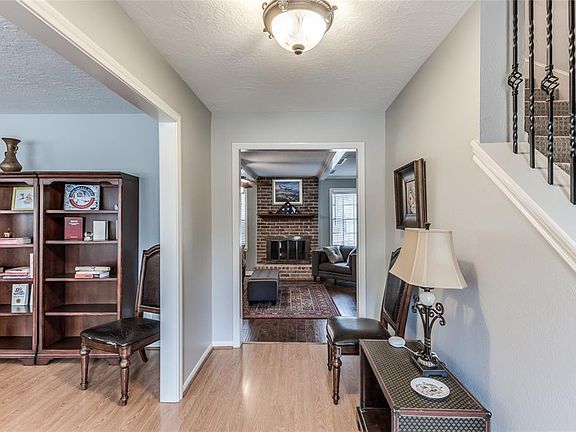 4th image of 1810 Firhill Dr