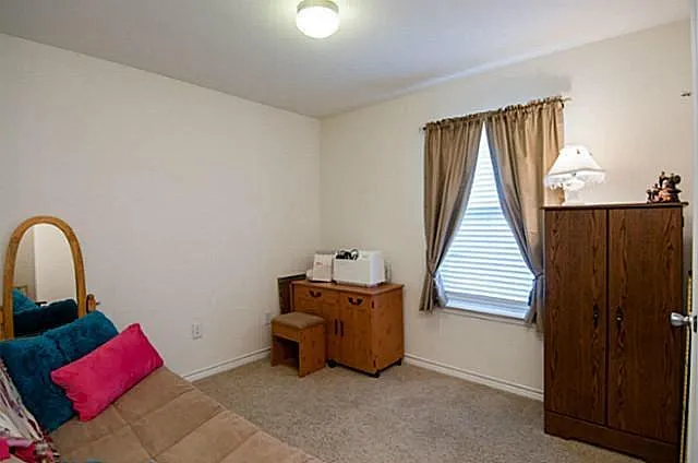 3 bed, 1538 sqft, $1,900 — Photo 2
