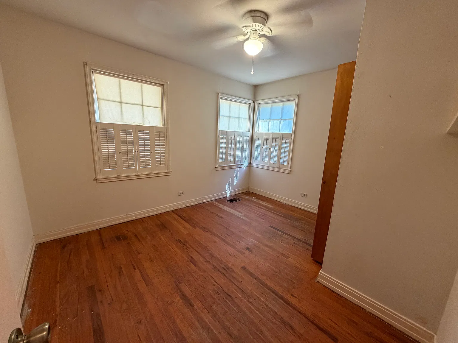 3 bed, 1.5 bath, 1208 sqft, $1,000 — Photo 4