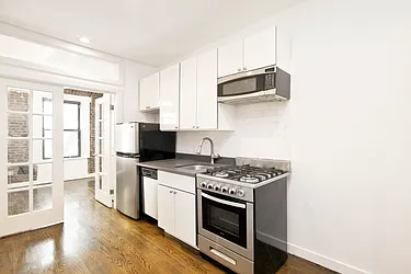 Rented by R New York