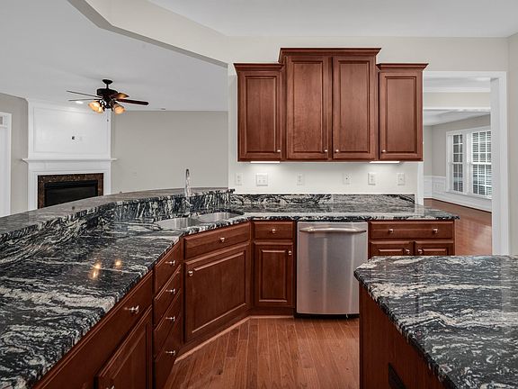 5th image of 249 Antebellum Ln