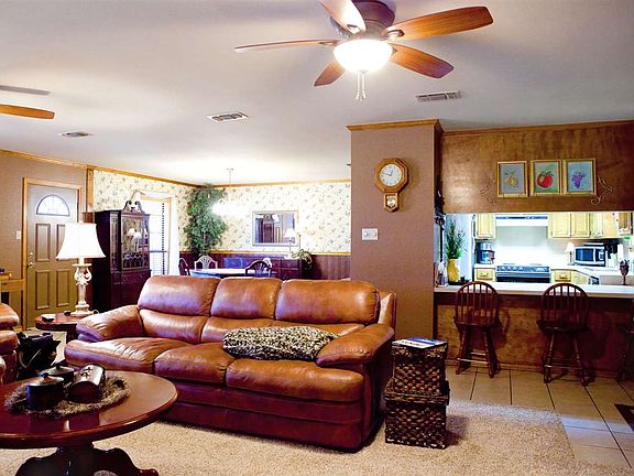 3rd image of 439 County Road 1224