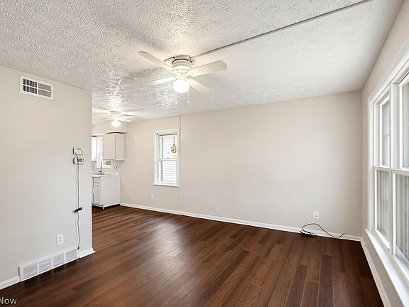 5th image of 18614 Homeway Rd
