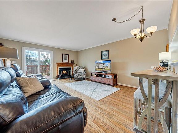 4th image of 7215 Peppervine Ct