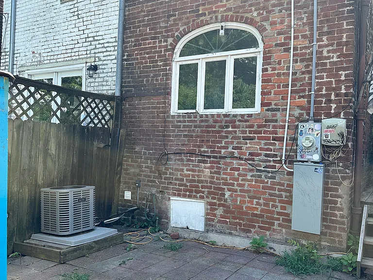 105 S Pine St — Photo 53