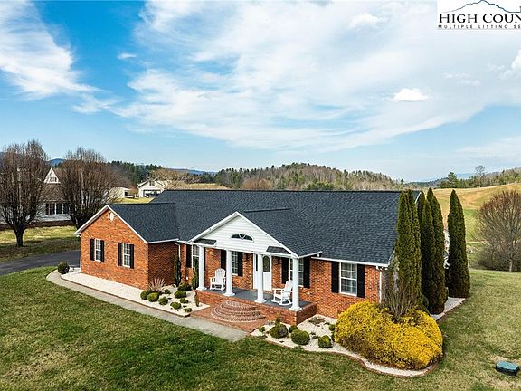 3rd image of 1782 Harbin Hill Road